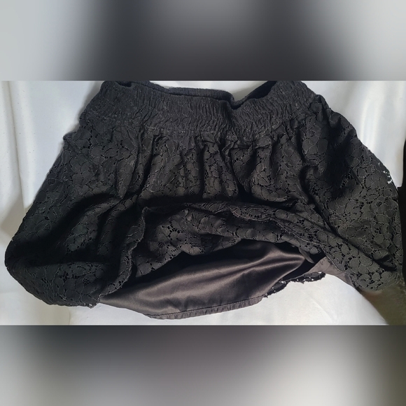 Aritzia Talula Black Lace Skirt - Small  (W-12, L-14) - Picture 4 of 6